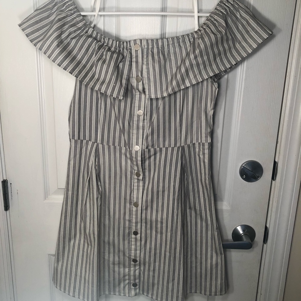 Forever 21 off-the-shoulder dress